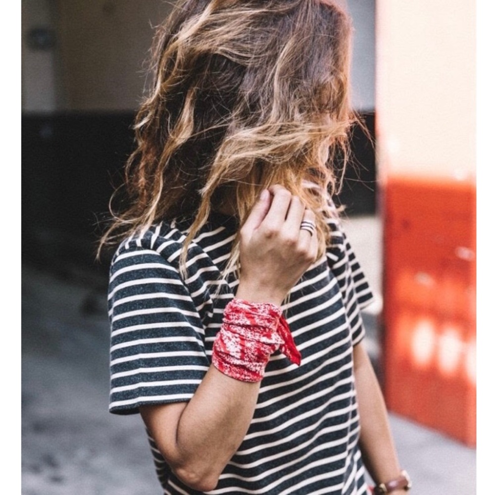 Fun Fashionable Red Bandanas NWT HOST PICK - Picture 5 of 8